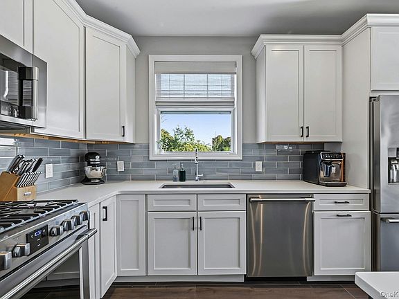 4th image of 2105 Townhome Way