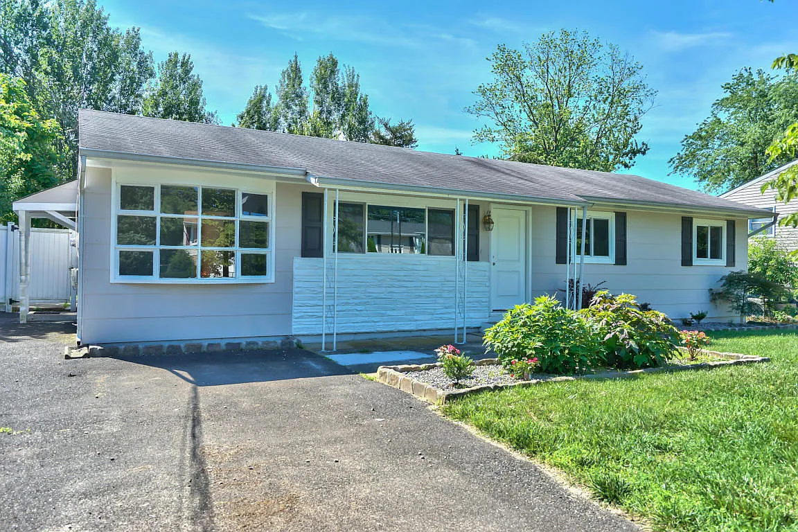 22 Forest Valley Dr photo 1