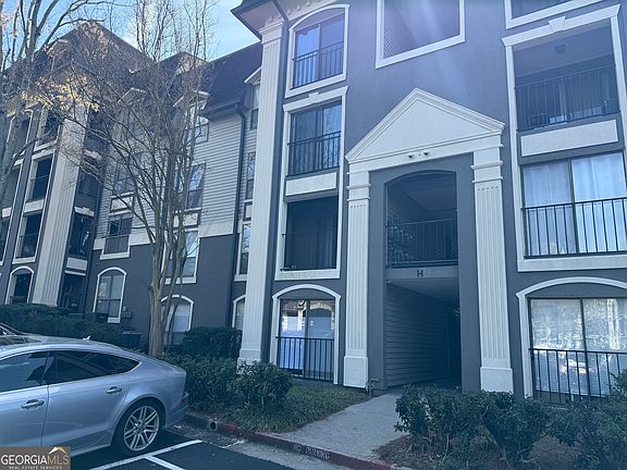 2nd image of 2657 Lenox Rd NE APT 110