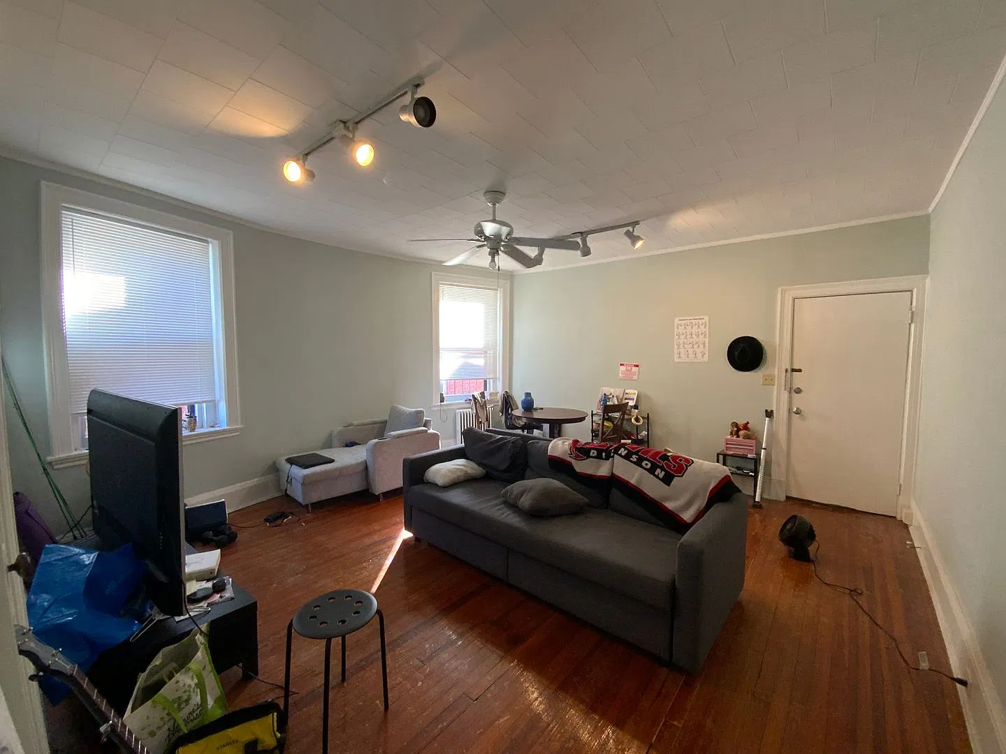 2915 N Calvert St — Photo 2