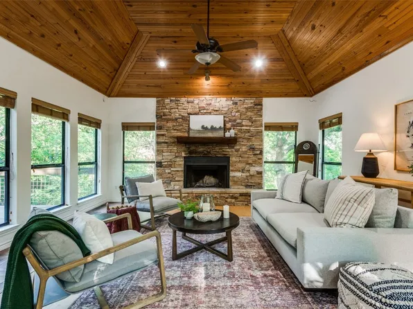 225 Rockland Dr, Highland Village, TX 75077