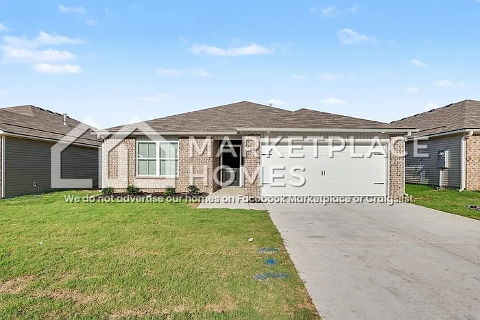 1716 Amber Ave SE — Photo 1
