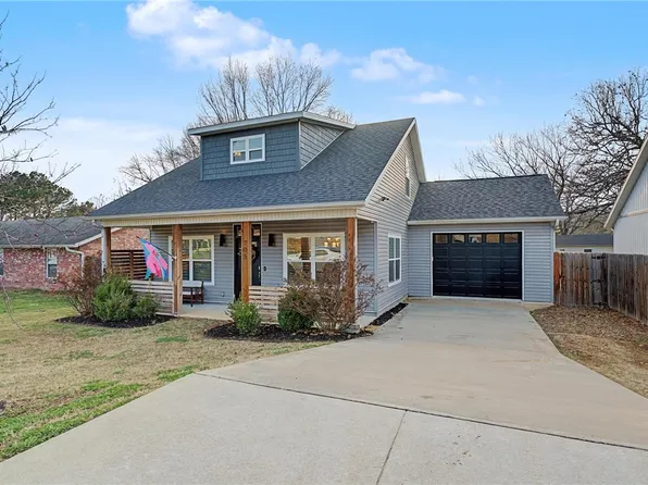 705 S Dockery Ln, Fayetteville, AR 72701