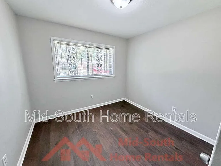452 Delta Rd — Photo 12