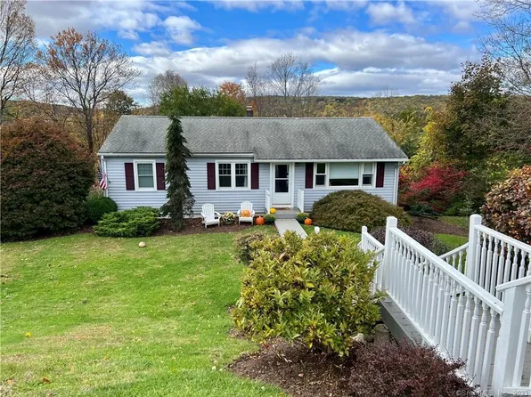 10 Johns Road, Brookfield, CT 06804