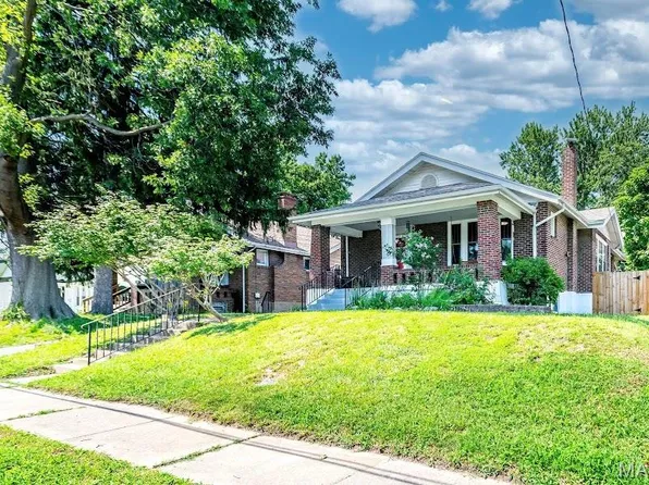 9051 Burton Ave, Saint Louis, MO 63114