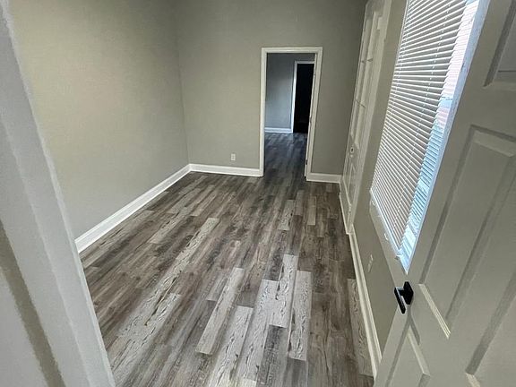 3rd image of 910 N Prieur St #910