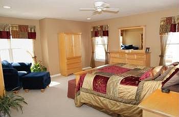 5th image of 907 Livingston Dr