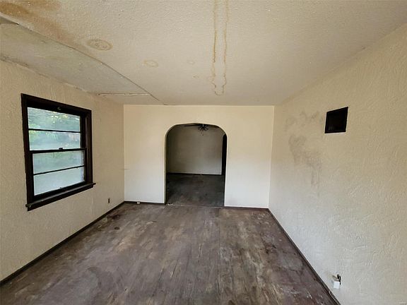 3rd image of 4313 Oakwood Ave
