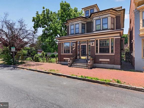 3rd image of 1222 Green St