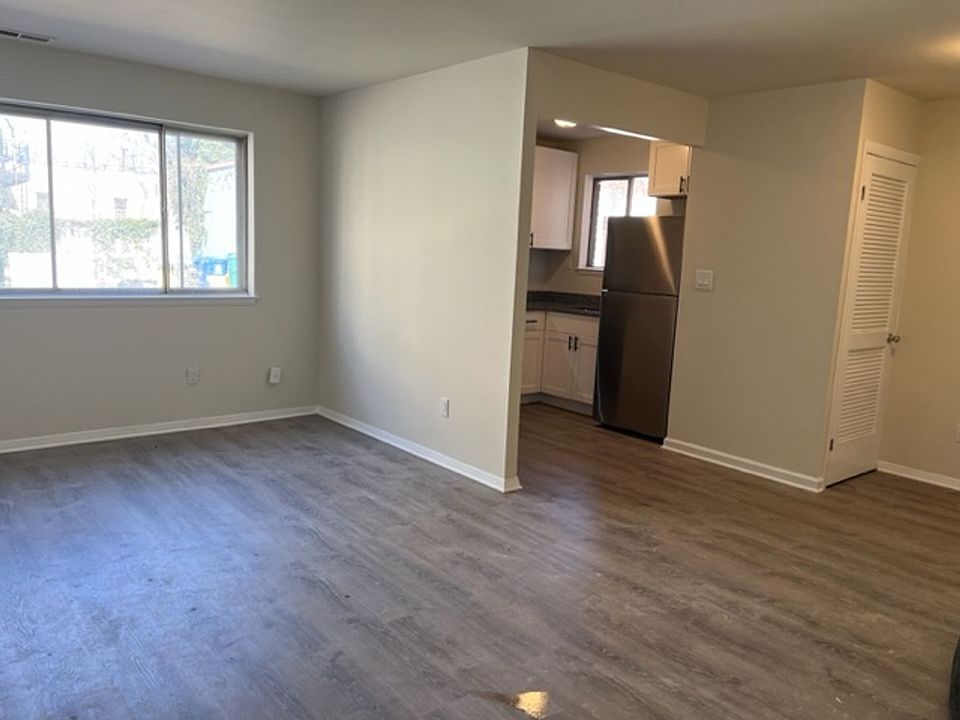 1st image of 3633 Greenmount Ave #203