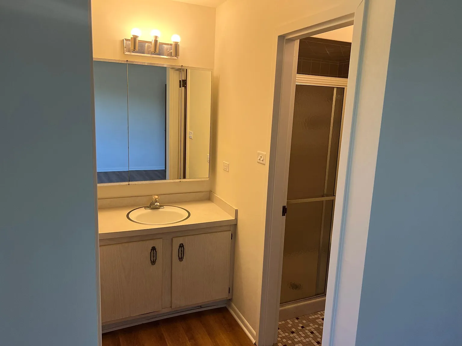 3 bed, 1358 sqft, $2,395 — Photo 2