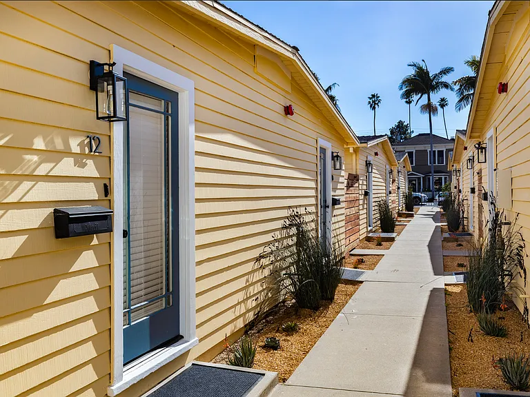 510 Chapala St #4 — Photo 16