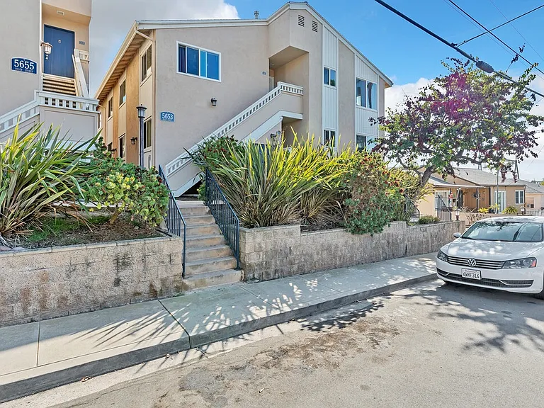 5653 Riley St #102 — Photo 24