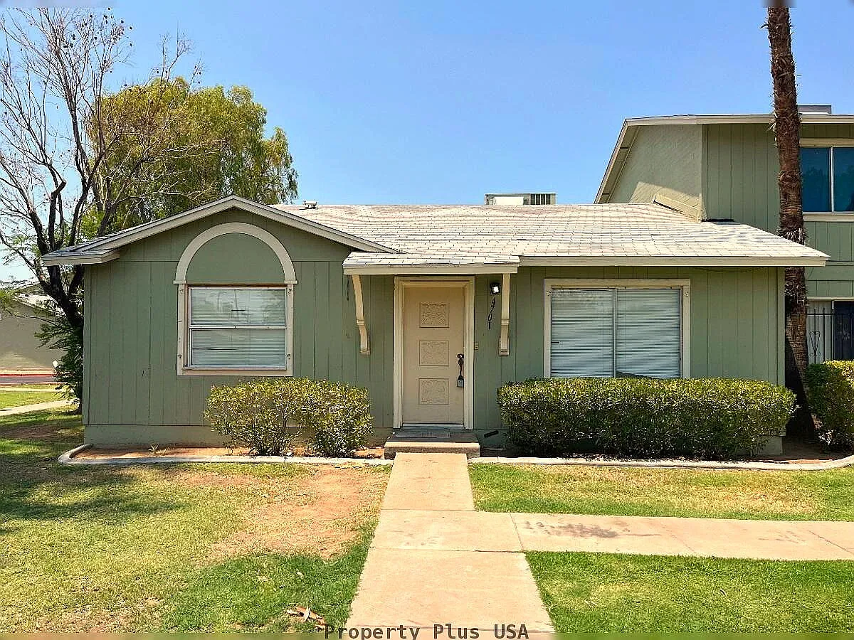 2 bed, 2.0 bath, 1008 sqft, $1,350 — Photo 1