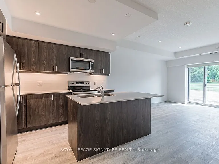 16 Markle Cres #207 — Photo 5
