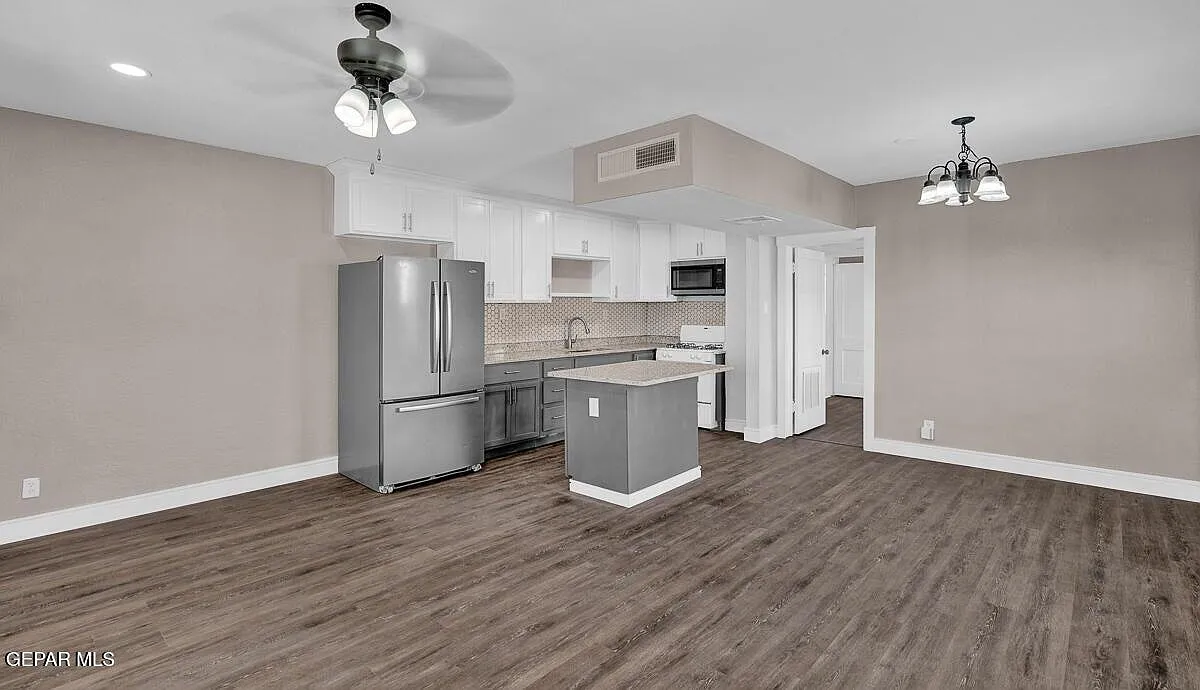 2 bed, 1.0 bath, 855 sqft, $1,100 — Photo 4