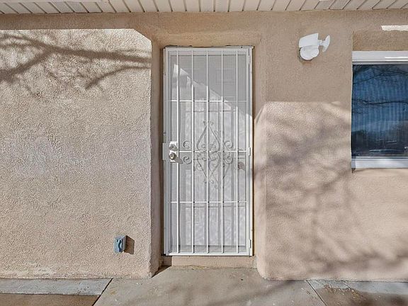 5th image of 2823 Bel Air Dr NE