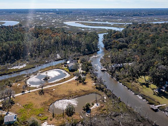 5th image of 104 Sheffield Island Rd