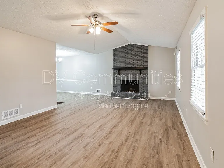 1605 Sugar Plum Dr SW — Photo 7