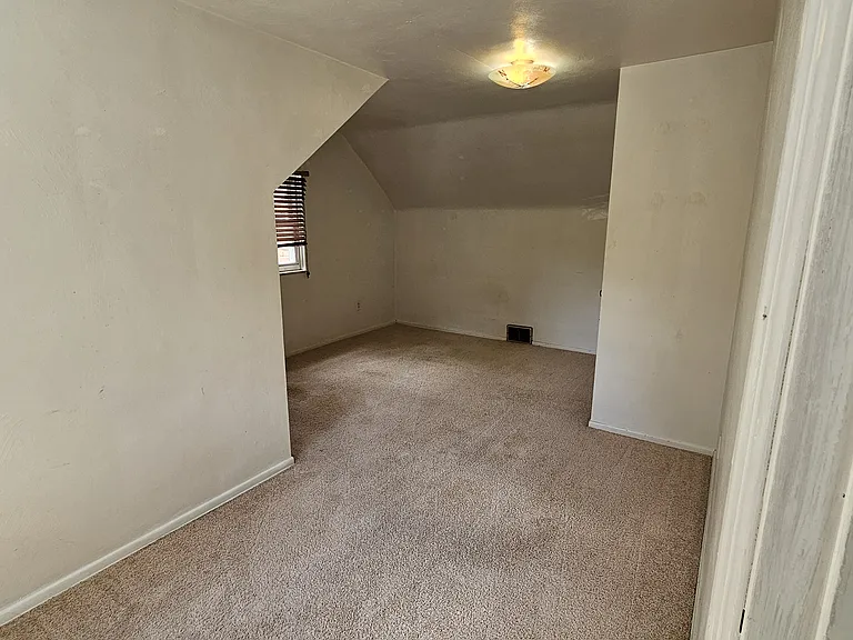 225 Logan Rd — Photo 13