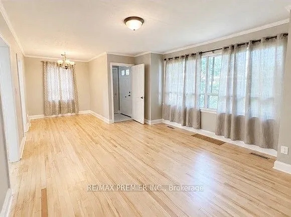 21 Aura Lea Blvd — Photo 7