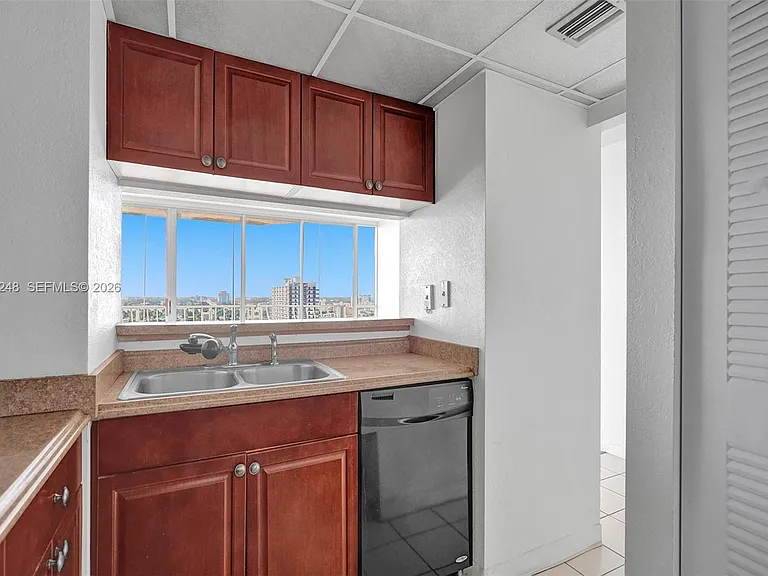 7601 E Treasure Dr #2205 — Photo 4