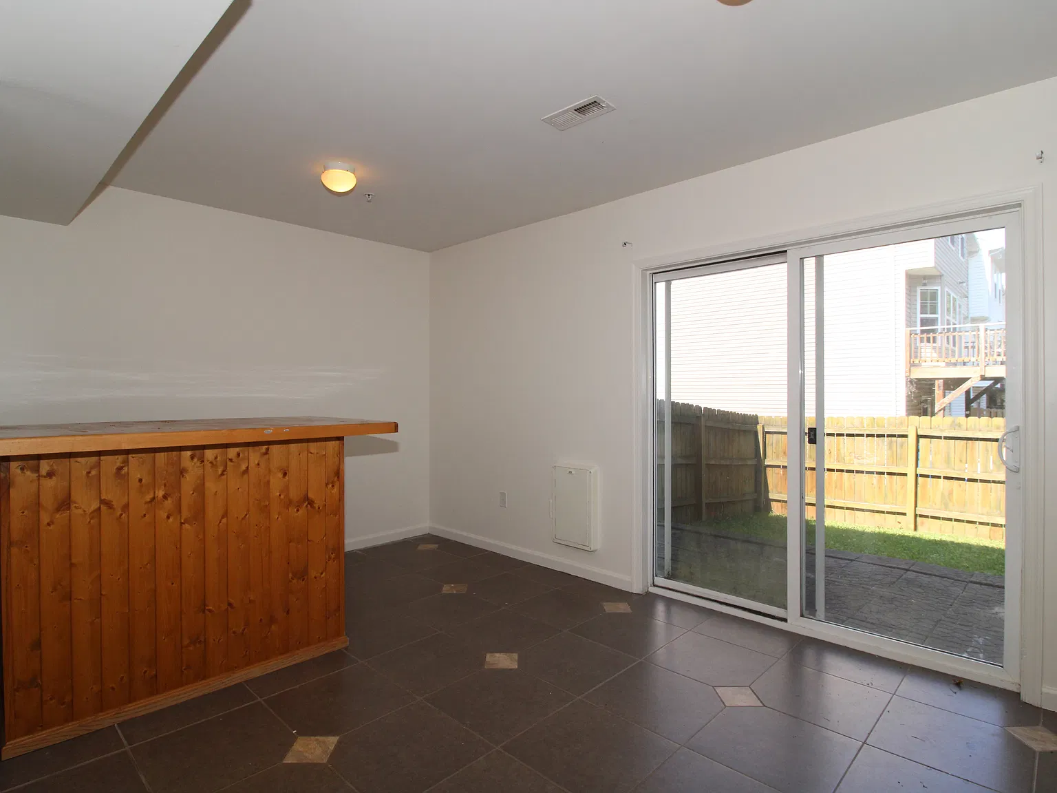 3 bed, 1782 sqft, $2,100 — Photo 4