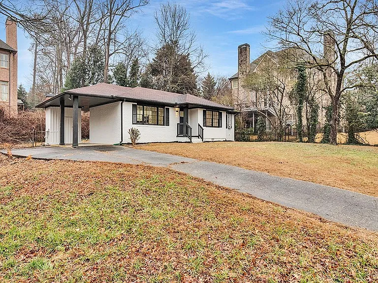 1253 Dunwoody Ln — Photo 29