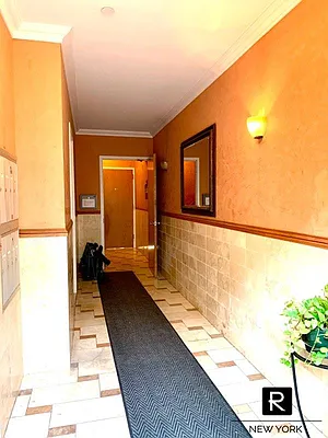 Sold by R New York | media 14