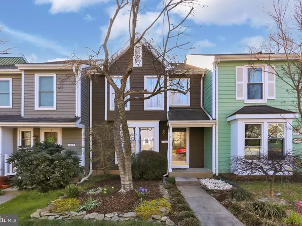 1544 Poplar Grove Dr, Reston, VA 20194