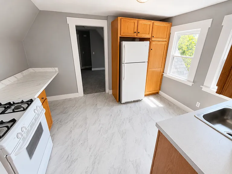 60 Pearl St #3 — Photo 5
