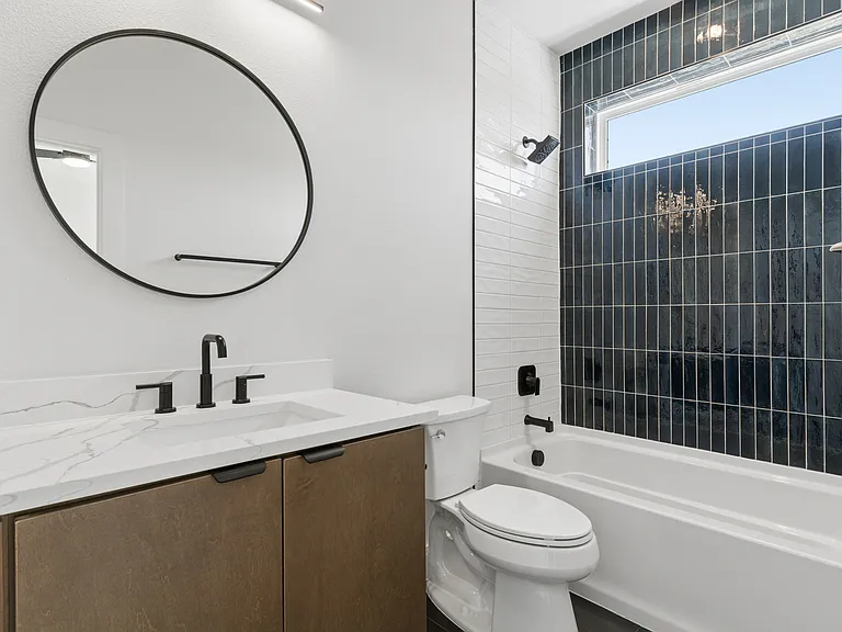 2202 N Carroll Ave #102 — Photo 44
