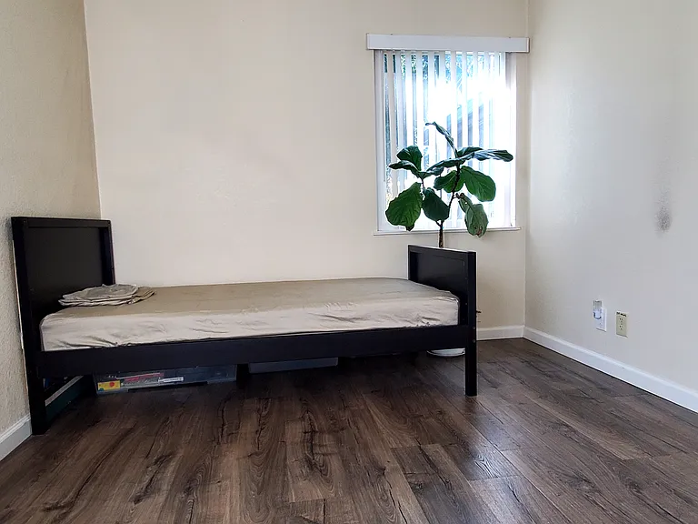 664 Malarin Ave — Photo 2