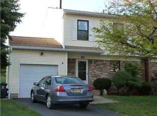 23 Bayberry Close, Piscataway, NJ 08854