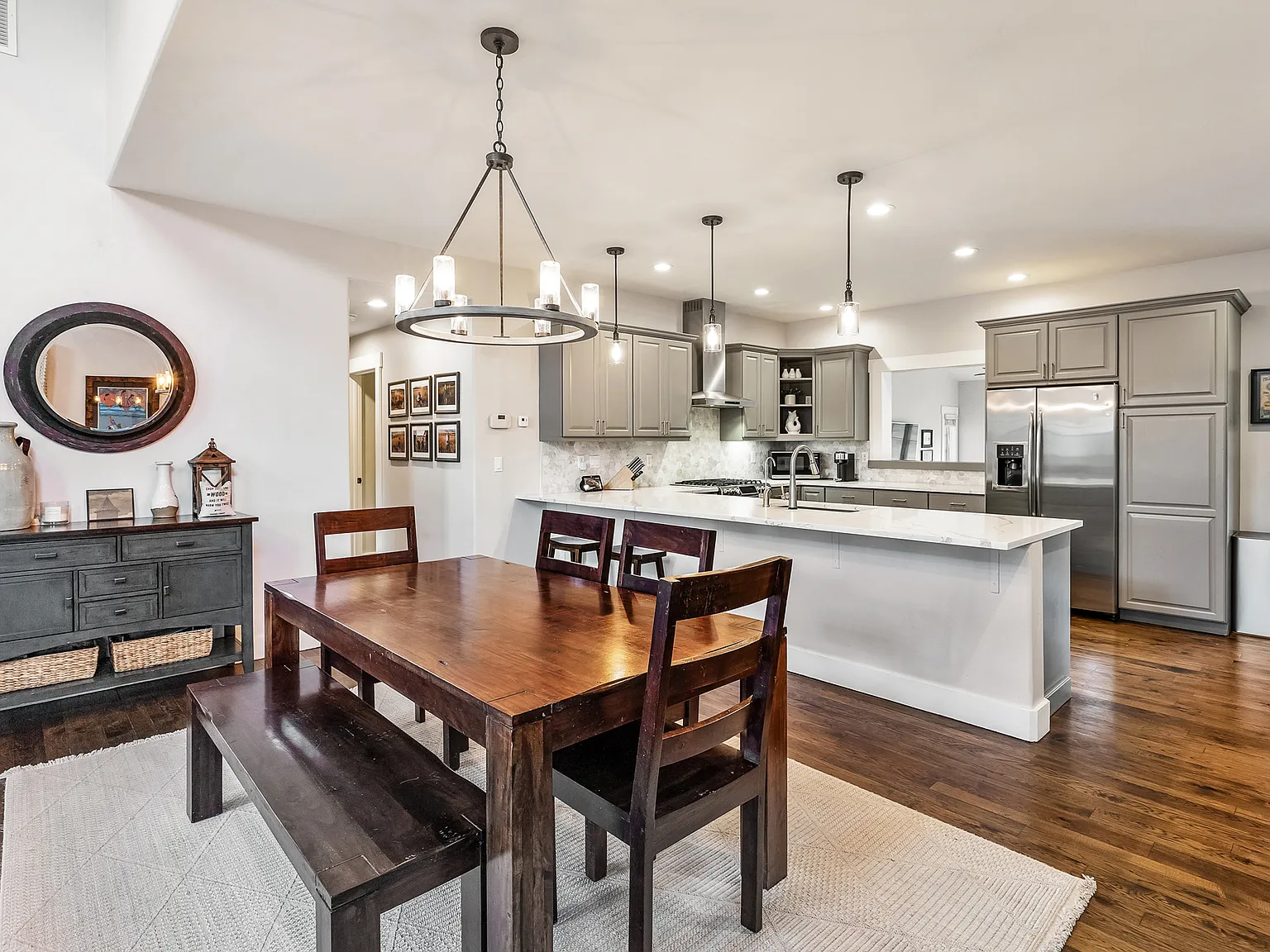 4 bed, 3556 sqft, $5,500 — Photo 4