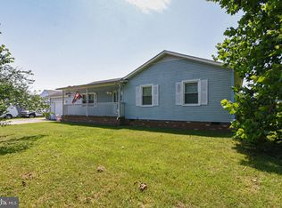 712 Holly Vista Dr, Colonial Beach, VA 22443