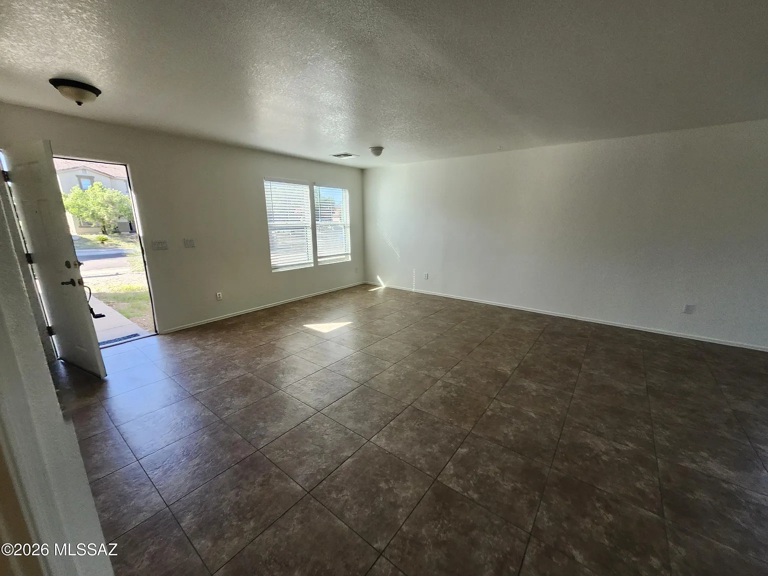 3 bed, 2.5 bath, 2179 sqft, $2,050 — Photo 3