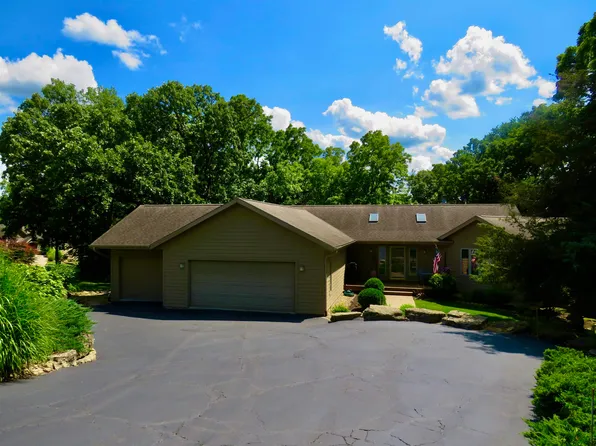 11 Peninsula Dr, Galena, IL 61036