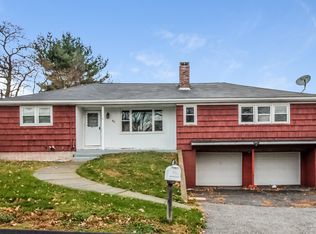 48 Old Farm Rd, Groton, CT 06340