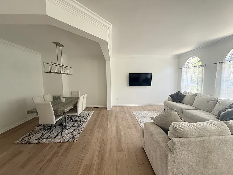 13907 Lindendale Ln — Photo 5