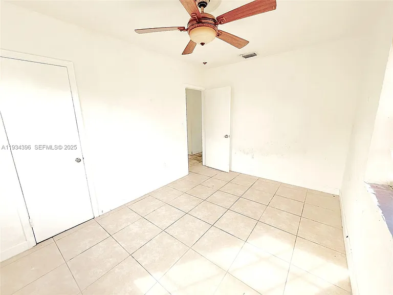 15410 NW 29th Ct — Photo 12
