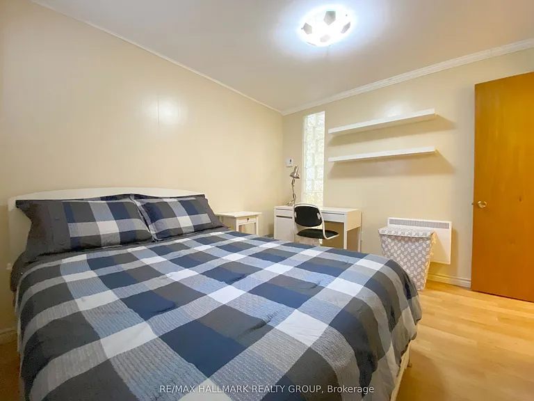 668 Morin St #B — Photo 22