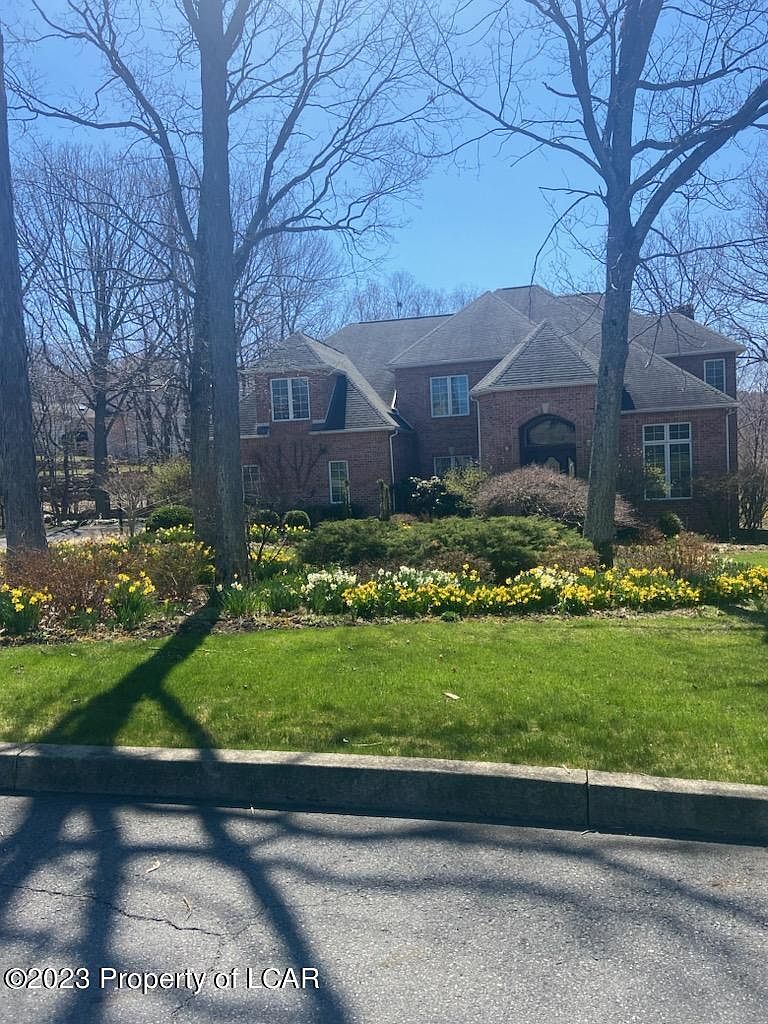 41 Steinbeck Dr, Moosic, PA 18507 MLS 231052 Zillow