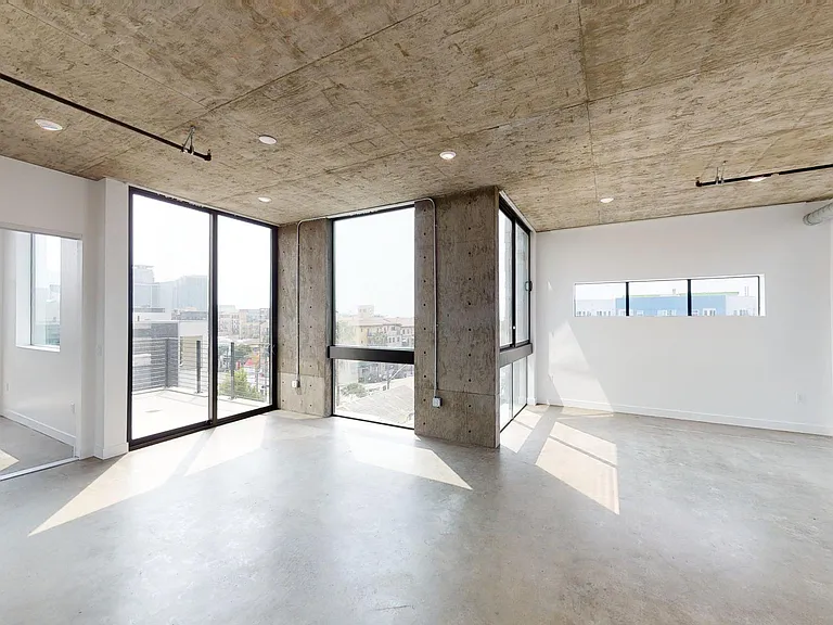 Apt 13 | The Louis | 1 Bedroom