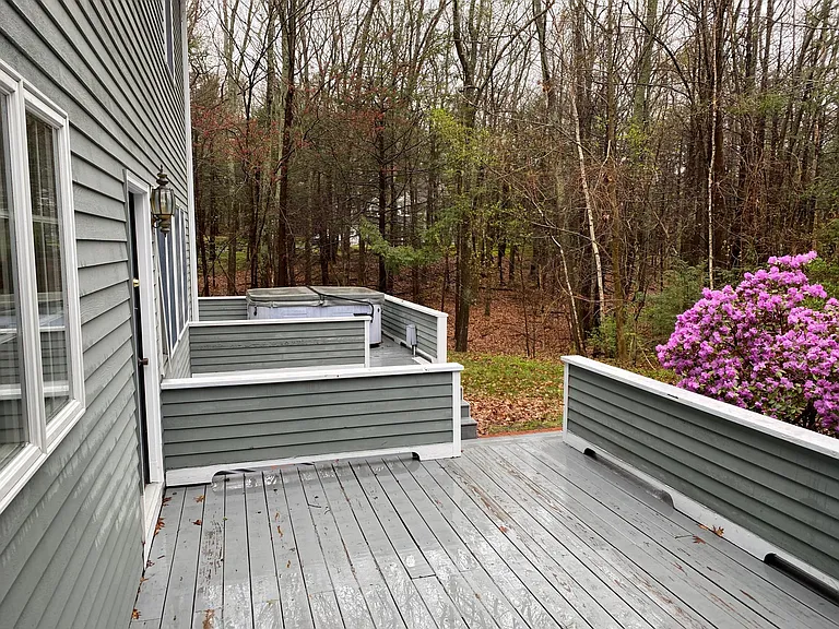 47 Stonegate Rd — Photo 34