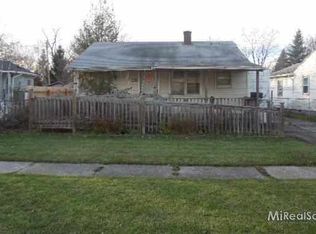 1617 Newcombe St, Flint, MI 48506