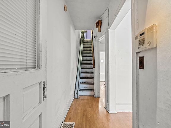 4th image of 414 N Salford St