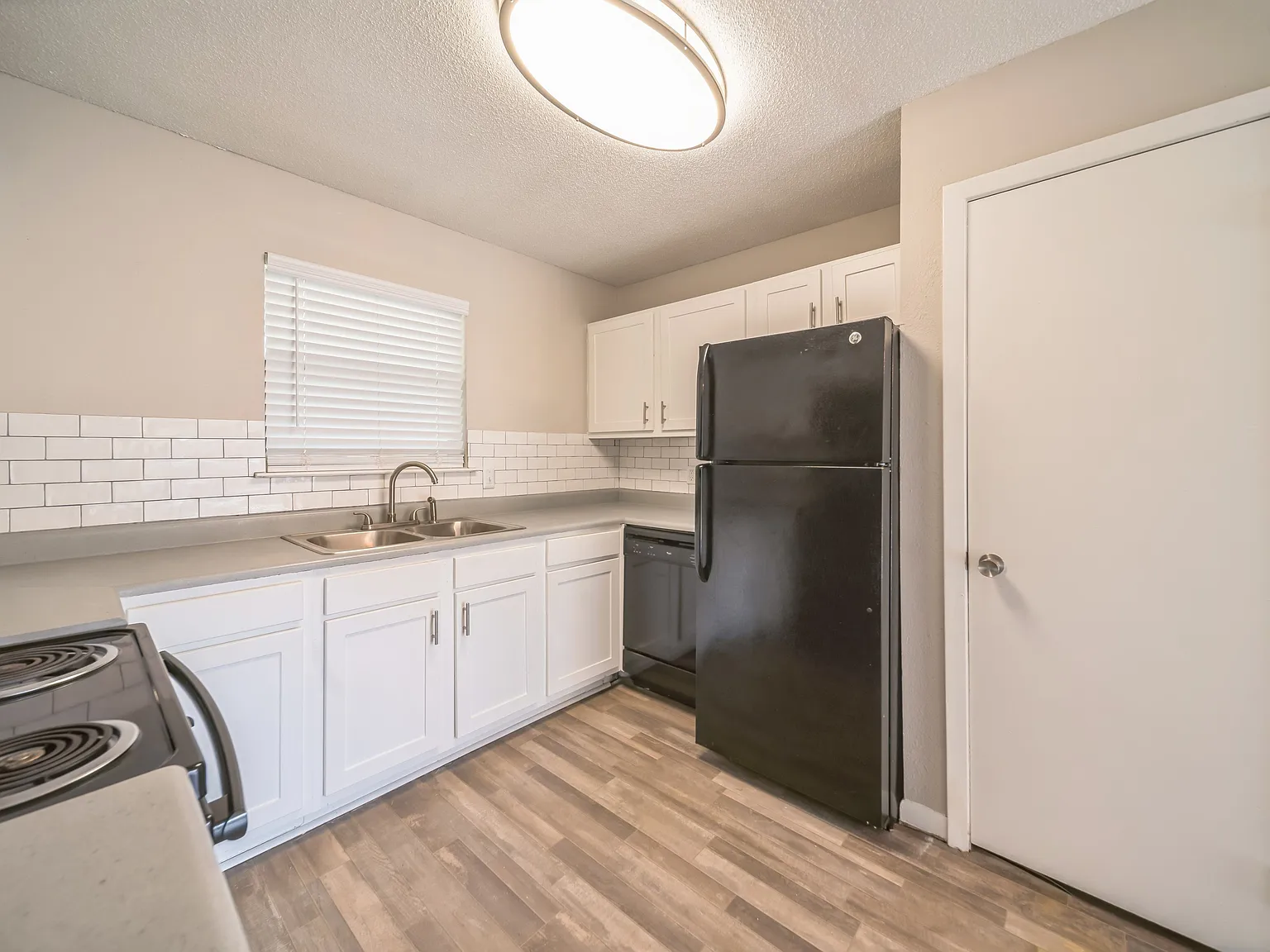 Auburn Flats — Photo 1