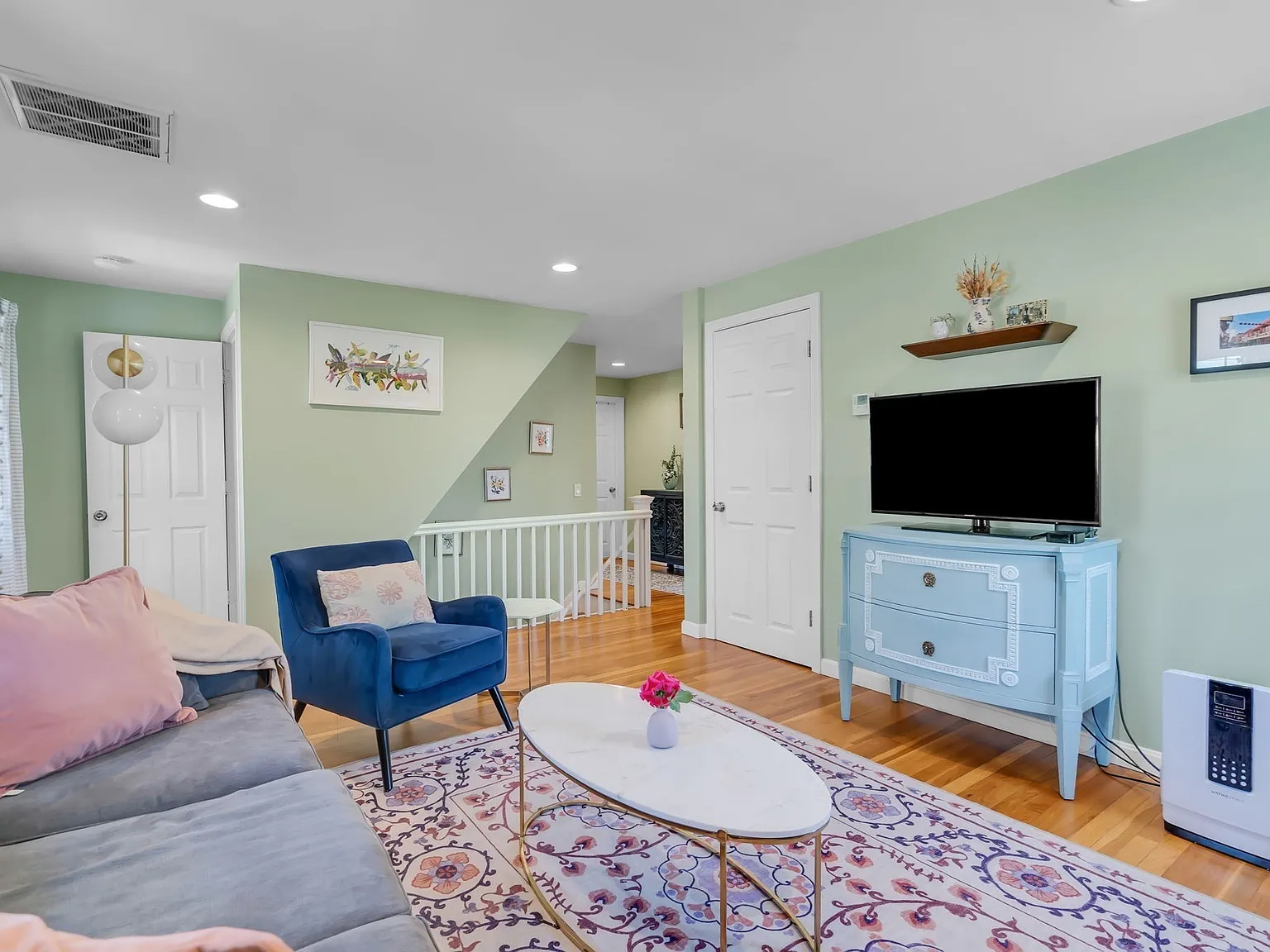 3 bed, 1140 sqft, $1,200 — Photo 1